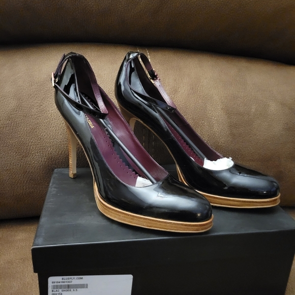 BCBGMaxAzria Shoes - Heels 👠👠👠